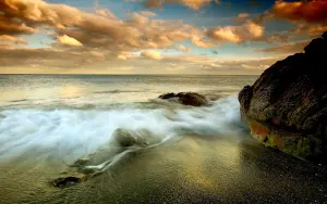 Берег, море, облака