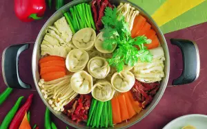 Пельмени с овощами