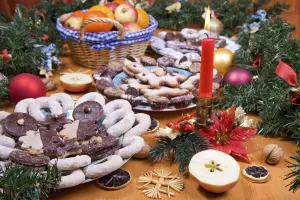 Сладости и фрукты
