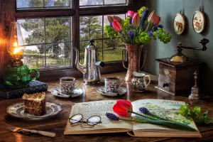 Тюльпаны, книга, торт