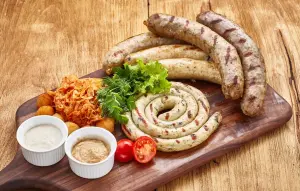 Колбаски с соусами