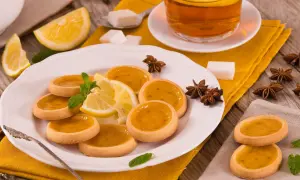 Лимонные печеньки и чай